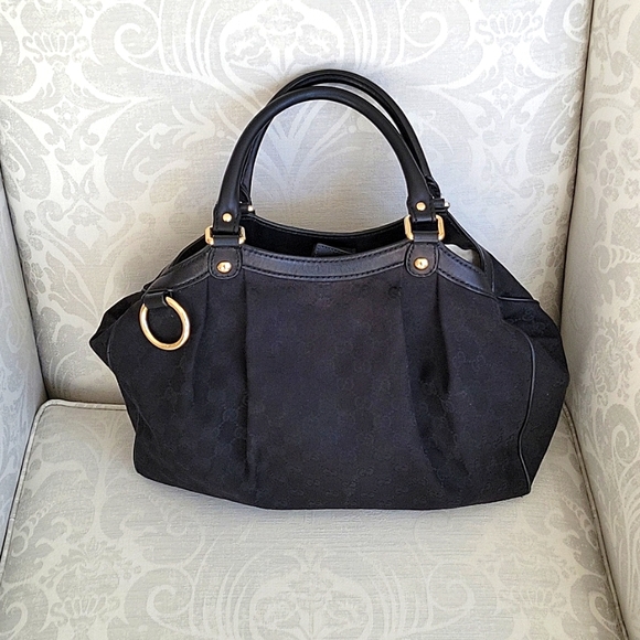 Gucci Handbags - Gorgeous Gucci Sukey Medium Canvas Hobo Handbag